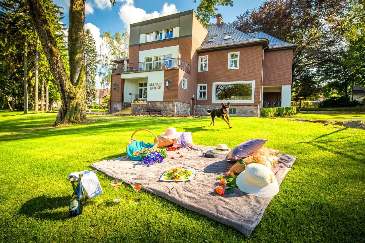 Manor House Hotel Broumov Eksteriør billede